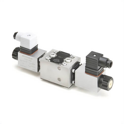 Enerpac® VP0351 Poppet Valve 2-Position, 3,626 psi Pressure, 4 GPM Flow Rate, 4-Way